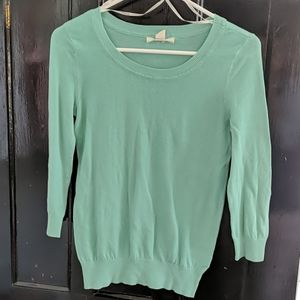 Quarter sleeve sweater